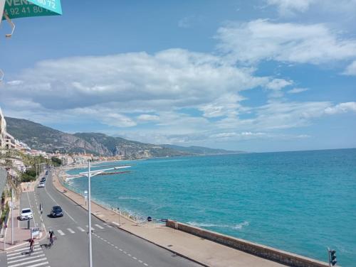 Magnifique 4 COUCHAGES FRONT MER