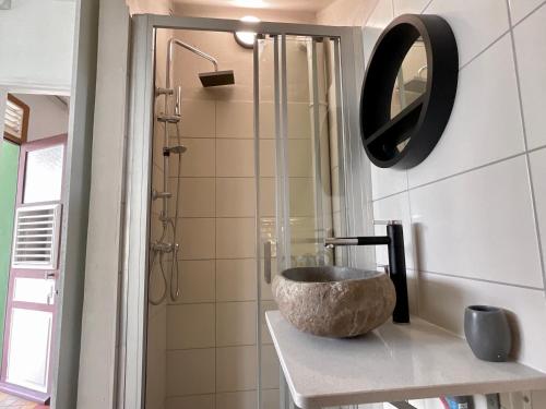 Studio très bien placé au-dessus de Madiana plage, Schœlcher (updated