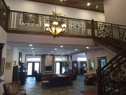 Χώρος καθιστικού στο Hearthstone Elegant Lodge