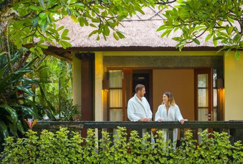 Επισκέπτες που μένουν στο Villas at The Patra Bali Resort and Villas - CHSE Certified