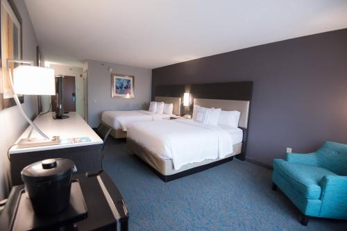 Postel nebo postele na pokoji v ubytování Fairfield Inn & Suites Atlanta Airport North