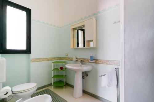 Ένα μπάνιο στο Domus mea salento Arazzo Rosso