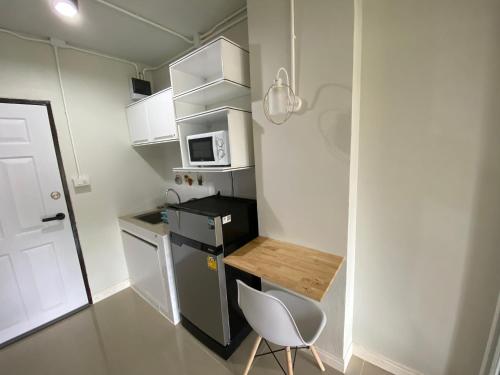 Kuchyň nebo kuchyňský kout v ubytování Private room hosted by Boyce 415