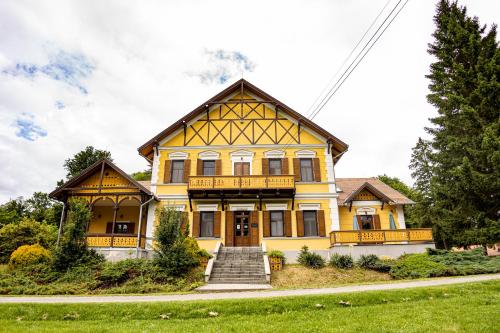 Sasréti Vadászkastély Almamellék