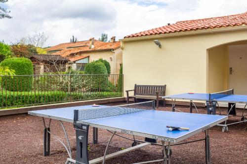 Πινγκ πονγκ στο Le Club Mougins ή εκεί κοντά