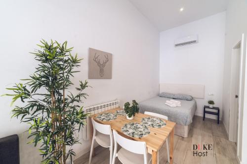 Santa Maria de la cabeza1 Apartments