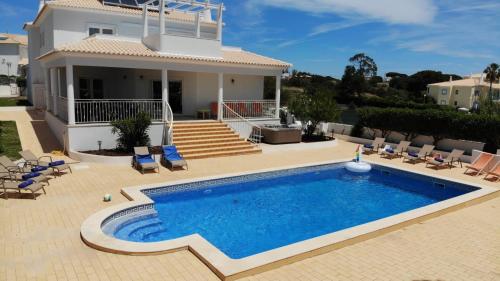 Villa Arquete 6 seat Jacuzzi 5 min walk to shops