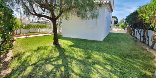 Villa Arquete 6 seat Jacuzzi 5 min walk to shops