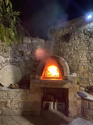 Barbacoa disponible para clientes en la casa o chalet