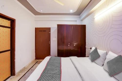 seven nights jaipur