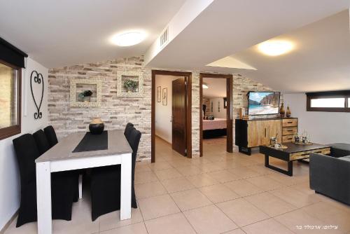 Gallery image of פנינת עוז - מתחם נופש יוקרתי in Oshrat