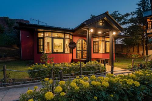 LohonoStays Red Cottage – Photos 2