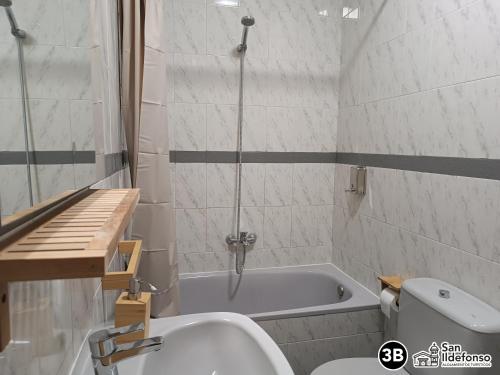 Kúpeľňa v ubytovaní Alojamientos San Ildefonso