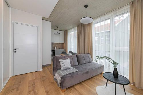 En sittgrupp på Comfortable 1 BD Old Town Apartment by Hostlovers