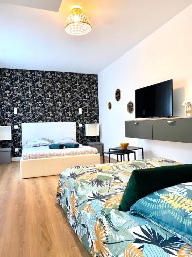 Superbe studio avec cour et parking gratuit à 5 min du château