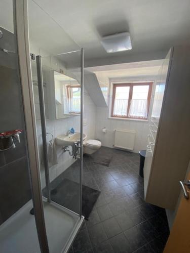 Ένα μπάνιο στο Ferienwohnung Elip