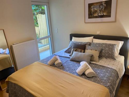 Lovely Apartment with Garden and indoor Fireplace!