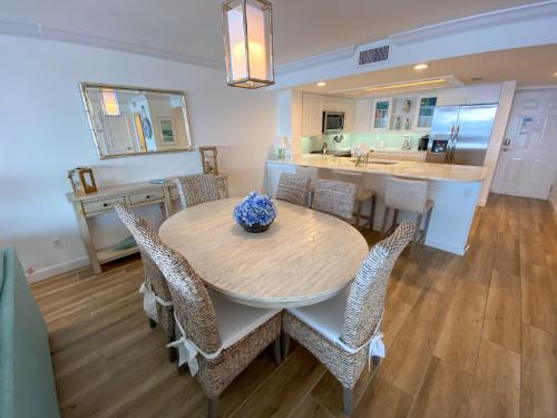 Kuchyň nebo kuchyňský kout v ubytování Resort Harbour Properties - Fort Myers / Sanibel Gateway