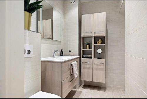 Dapur atau dapur kecil di Cozy room with smart solutions Grunerløkka Central Happy Days