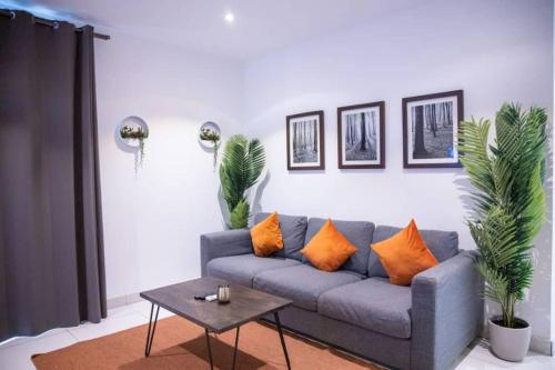 Galería fotográfica de Special 1 Bed Apt W/pool View @Embassy Gard 70m2 en Cantonments