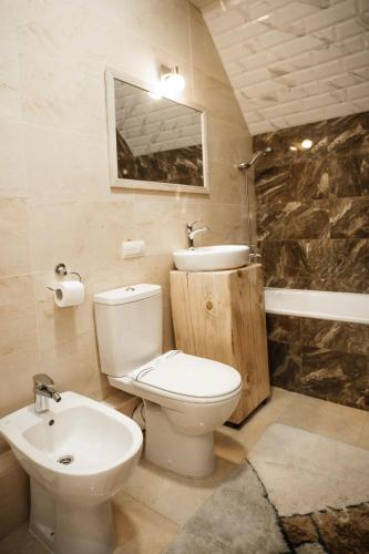 Un baño de Villa Tukhlay