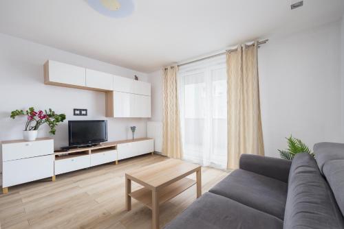 Dapur atau dapur kecil di Metro Wilanowska Aparts