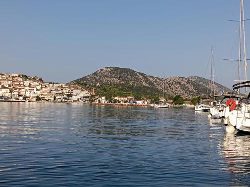 Φωτογραφία από το άλμπουμ του Hermione Port Luxury Residence στην Ερμιόνη