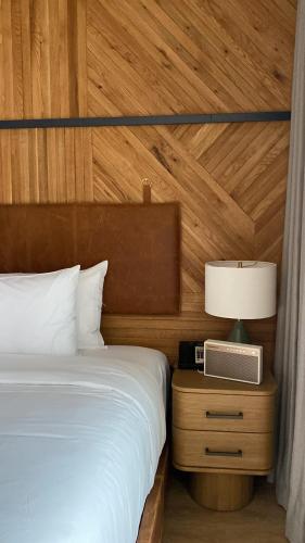 Letto o letti in una camera di Calistoga Motor Lodge and Spa