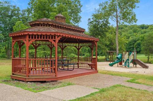 Ο χώρος παιχνιδιού για παιδιά στο Ozark Livin' Lodge