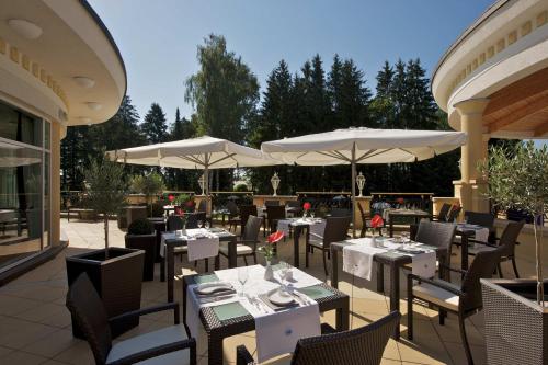 Εστιατόριο ή άλλο μέρος για φαγητό στο Steigenberger Hotel Der Sonnenhof