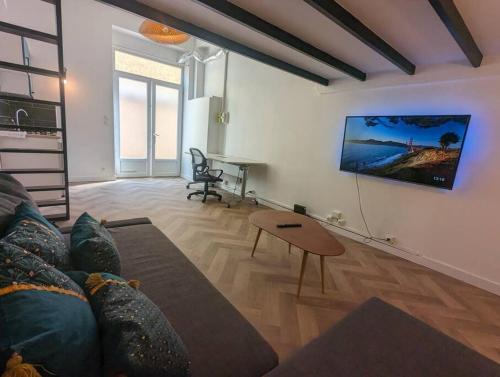 Photo de la galerie de l'établissement Balnéo, Ecran LCD, Literie 160x200, à Lyon