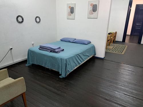 A bed or beds in a room at Amplia casa en Centro de la Ciudad