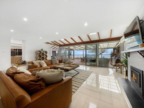 Μια τηλεόραση ή/και κέντρο ψυχαγωγίας στο Lakehouse 61