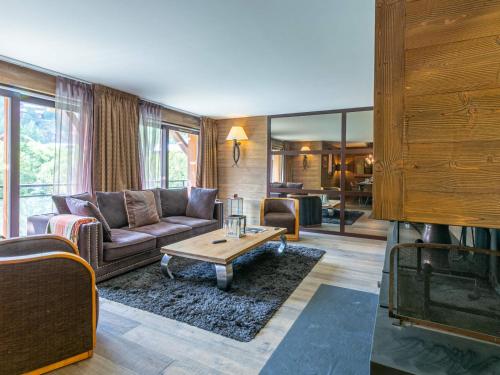 Appartement de prestige avec cheminée, balcon et wifi à Val-d'Isère - FR-1-694-320