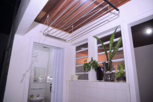 Ένα μπάνιο στο Residência Charme & Conforto, próxima do metro Vila Madalena