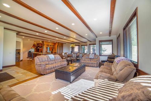 Gallery image of #298 - Ski-In, Ski-Out Luxurious Mountain Estate & Private Spa in Mammoth Lakes