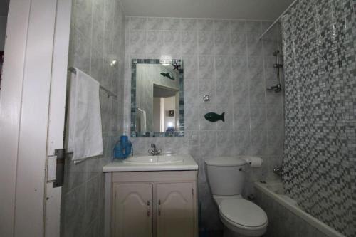 Koupelna v ubytování Margate Beach property