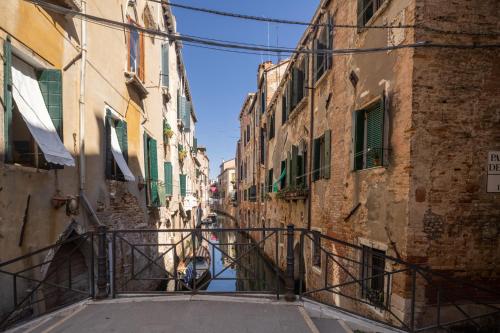 Castello Apartment with Garden R&R photo 26