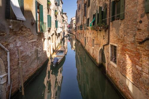 Castello Apartment with Garden R&R photo 27