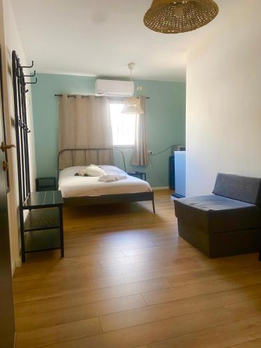 Postel nebo postele na pokoji v ubytování LEVO Urban Studios