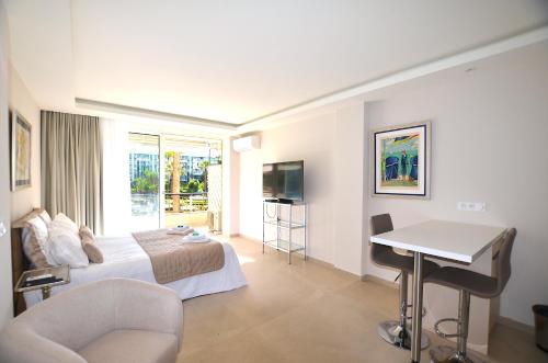 Studio Cannes Grand Hôtel Cormoran avec Terrrasse