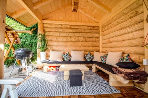 Ciukrowa Chatka Sauna & Jacuzziにあるシーティングエリア