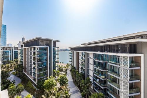 Luxurious 3BR with a Sea view, Bluewaters B10 – NOX Holiday Homes