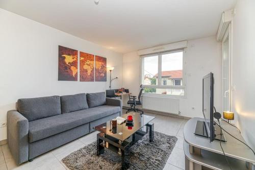 Bel appartement-garage privé-balcon-wifi fibre