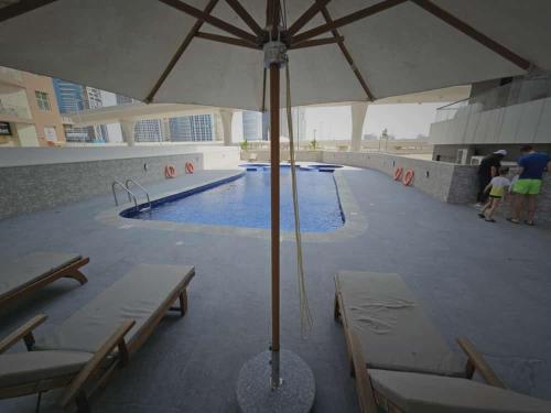 Fotografie z fotogalerie ubytování Cosy 2 bedroom apartment v Dubaji