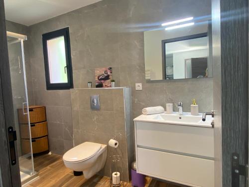 Ένα μπάνιο στο Terra bella Costa Verde T2 classé 3 étoiles