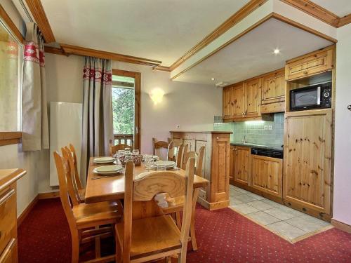 Appartement spacieux avec piscine, parking, jusqu'à 6 personnes
