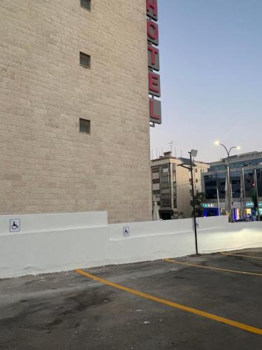 El edificio en el que está el hotel