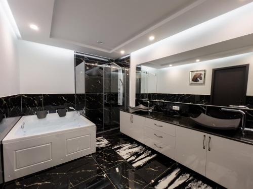 Fotografie z fotogalerie ubytování Villa Elysium Park & SPA v destinaci Batumi