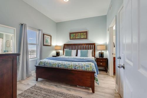 En eller flere senge i et værelse på Laketown Wharf 2018